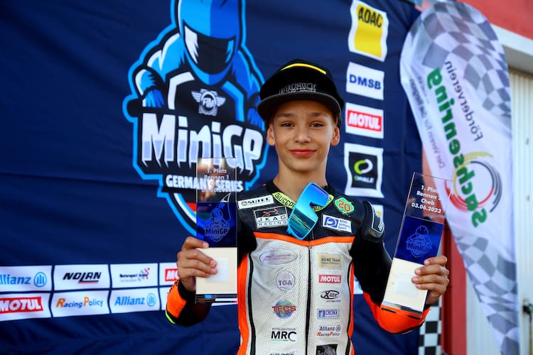 Fynn Kratochwil feierte 2023 den Gesamtsieg im FIM MiniGP Germany