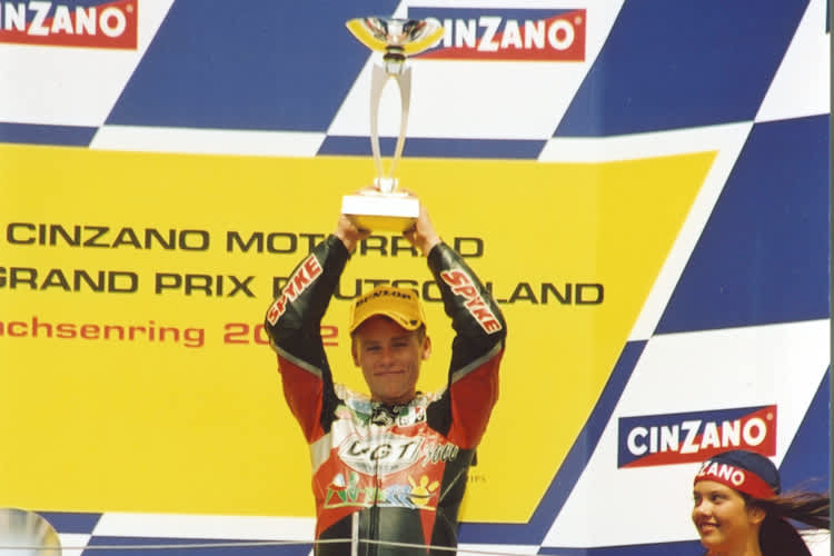 Steve Jenkner auf dem Podium 2002 auf dem Sachsenring