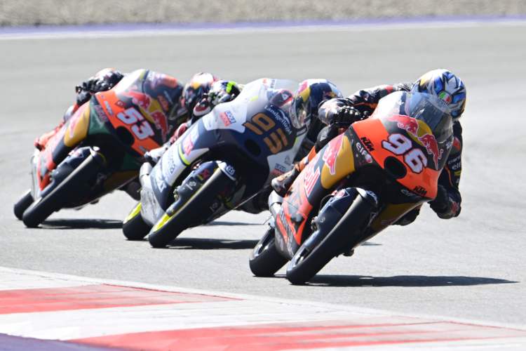 Daniel Holgado vor Collin Veijer und Deniz Öncü