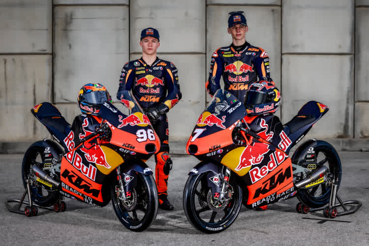 Im Team Red Bull KTM Tech3: Daniel Holgado (li.) und Filippo Farioli