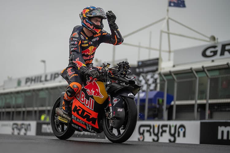 So kehrte Dani Holgado nach dem Crash in der ‘sighting lap» auf seinen Startplatz zurück