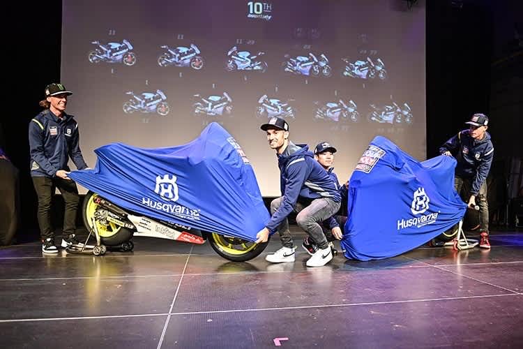 Ein spannender Moment: Binder, Tulovic, Sasaki und Veijer enthüllen die Husqvarna-Bikes