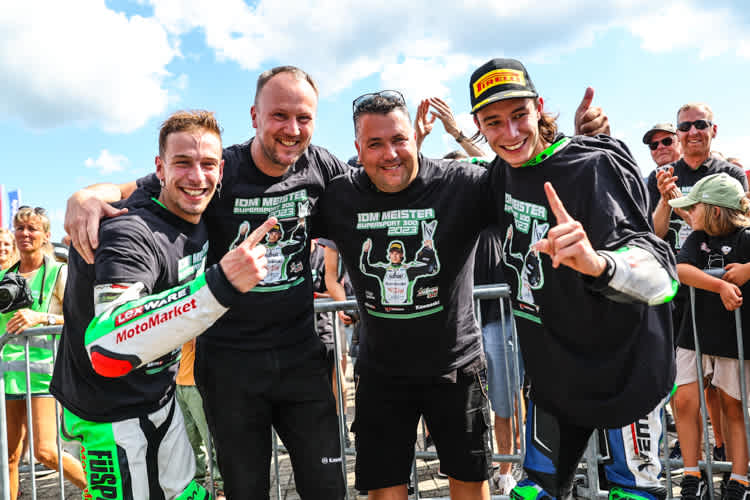 Das Kawasaki-Team sperrt in der IDM zu