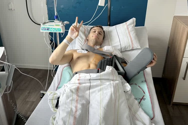 Henry Jacobi nach seiner Schulter-OP