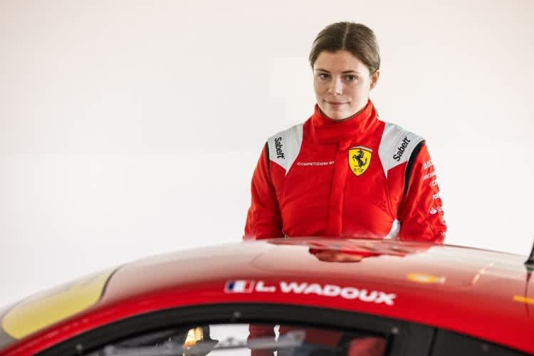 Lilou Wadoux mit einem Ferrari 488 GTE Evo