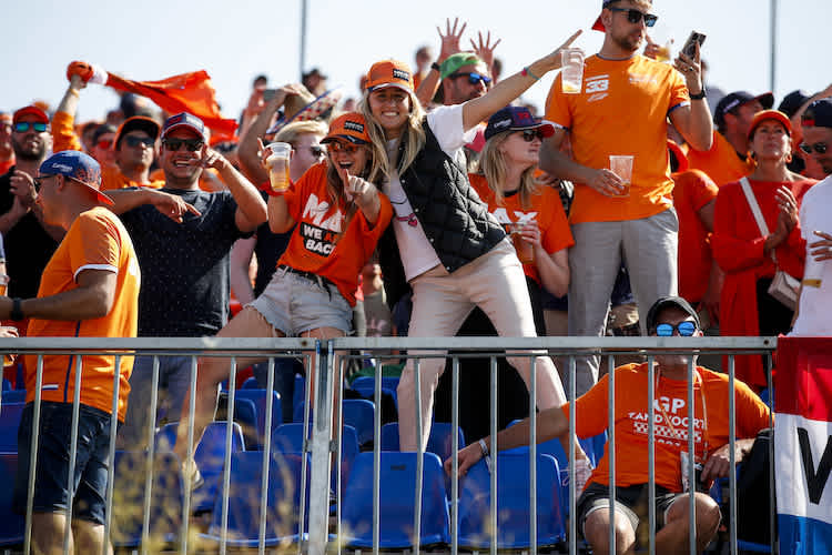 Die Fans geniessen das Wochenende