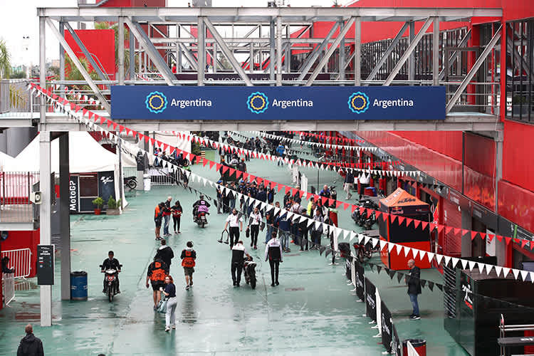 Das Fahrerlager in Las Termas am verregneten Sonntag