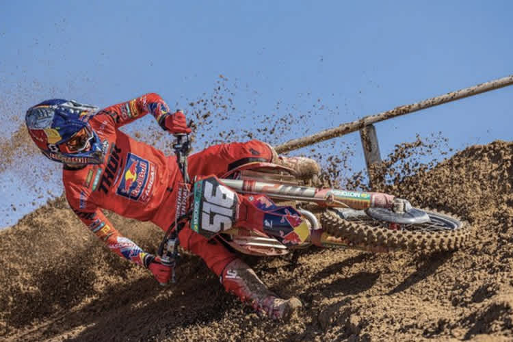 Simon Längenfelder gewann das MX2-Vorsaisonrennen in Ponte a Egola