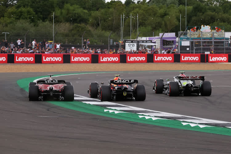 Lewis Hamilton begeisterte das Publikum in Silverstone mit seinem Manöver an Charles Leclerc und Sergio Pérez