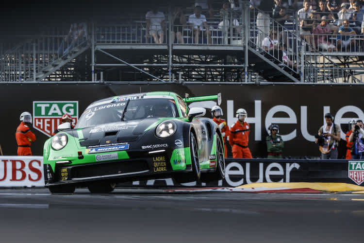 Jorge Lorenzo prügelt seinen Huber Racing Porsche über die Schwimmbad-Schikane in Monaco