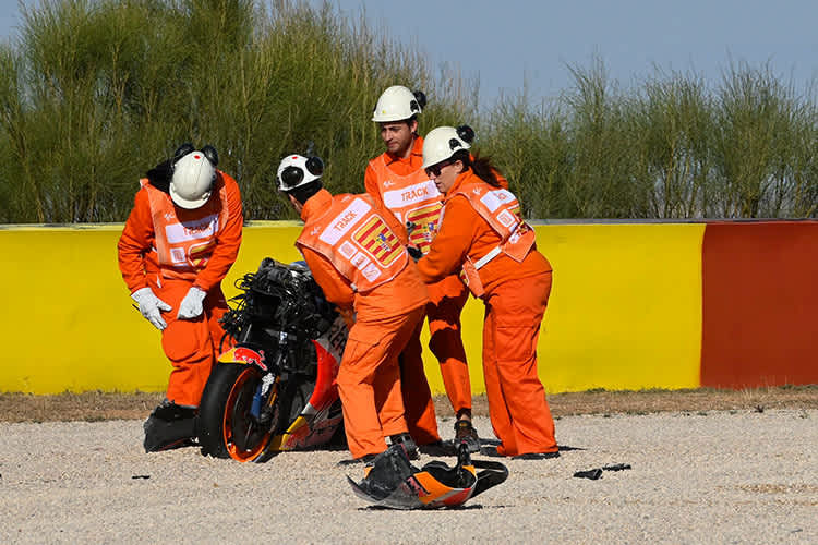 Sturz von Marc Márquez: das Bike wurde arg demoliert