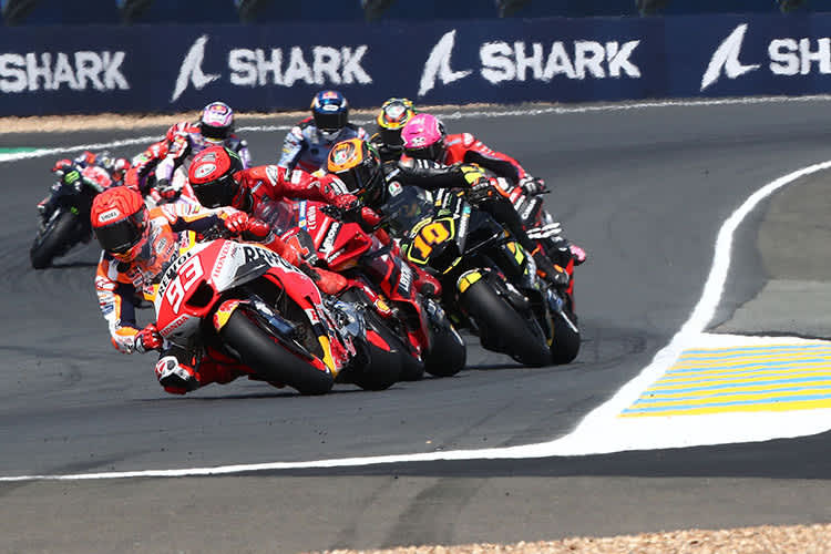 Das Sprintrennen in Le Mans: Marc Márquez vor Bagnaia (93) und Marini