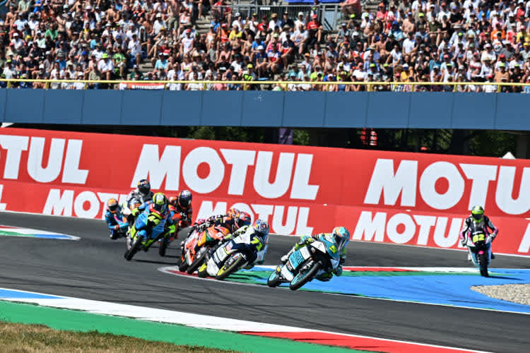 Die Entscheidung in der letzten Schikane: Masia vor Sasaki und Öncü