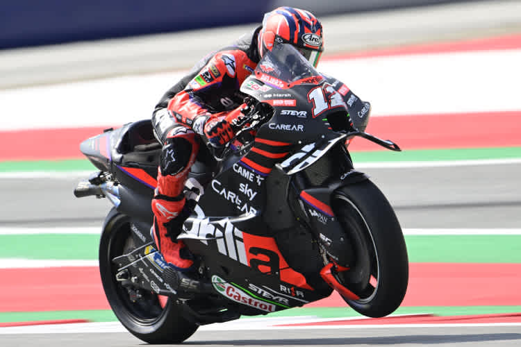 Kurz nach der Kollision: Pecco Bagnaia am Boden, Maverick Vinales stürzte wenig später