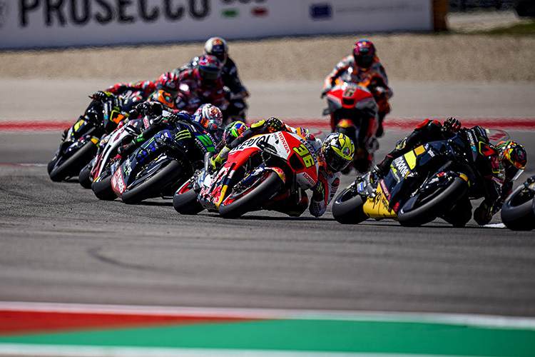 Mitten im Sprint-Getümmel: Bezzecchi (72) vor mir und Morbidelli