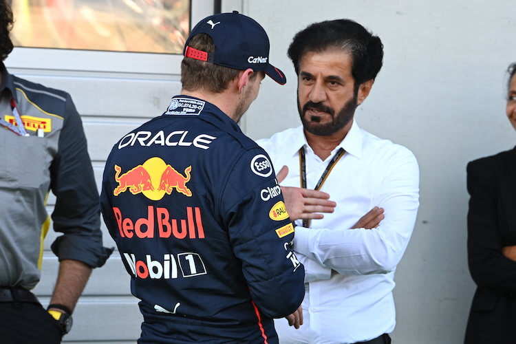 FIA-Chef Mohammed Ben Sulayem mit Formel-1-Weltmeister Max Verstappen