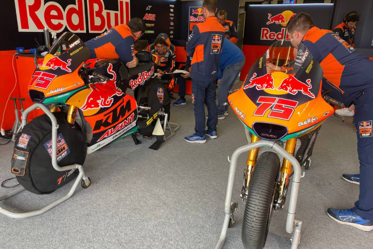 Albert Arenas testete sowohl im Trockenen als auch im Nassen