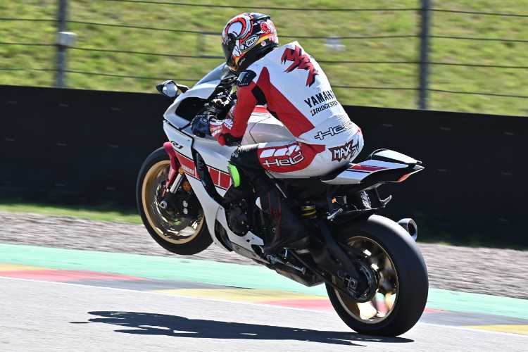 Max Neukirchner begeisterte die Fans mit Wheelies