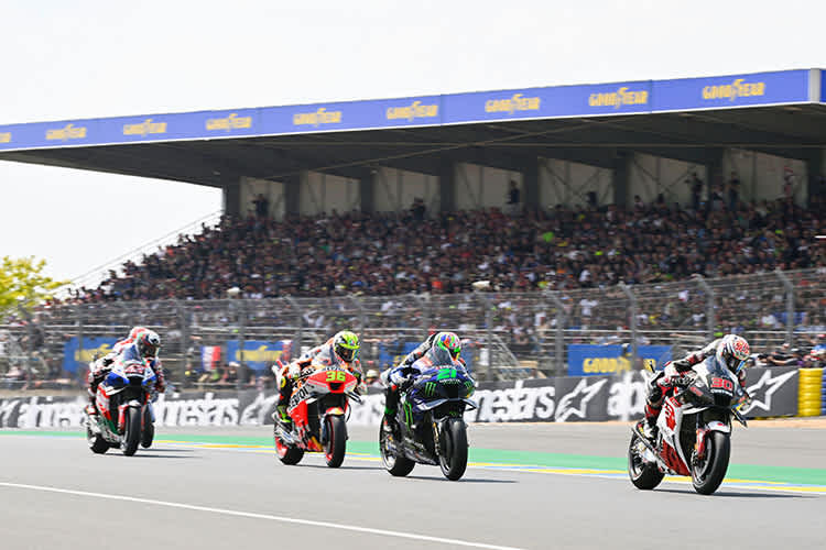 Das Rennen in Le Mans: Nakagami (30) vor Morbidleli (21), Mir (36) und Rins (42)