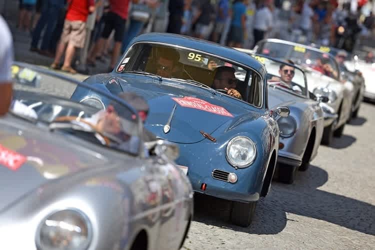 Olympia Rallye Revival: Schaulaufen der Oldtimer