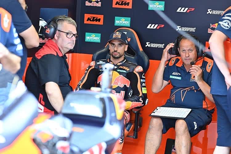 Migiel Oliveira mit Crew-Chief Paul Trevathan (rechts)