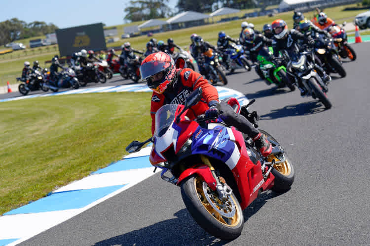 Marc Márquez fuhr auf der Fireblade vorneweg