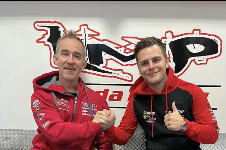 KMP Teamchef Alexander Karg und Davy Pootjes