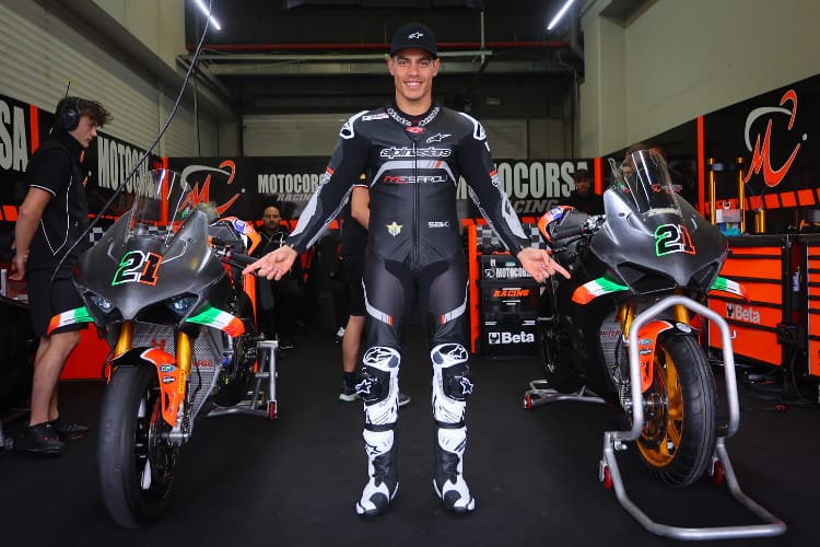 Die Ducati-Werksfahrer Michael Rinaldi (li.) und Alvaro Bautista