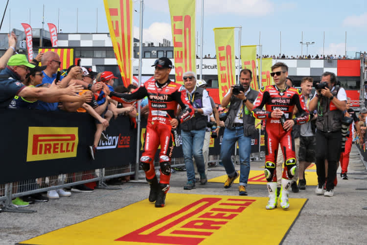 Michael Rinaldi (21) blieb vor Johnny Rea