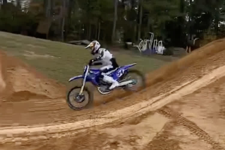 Ken Roczen testete die Yamaha bei Club MX