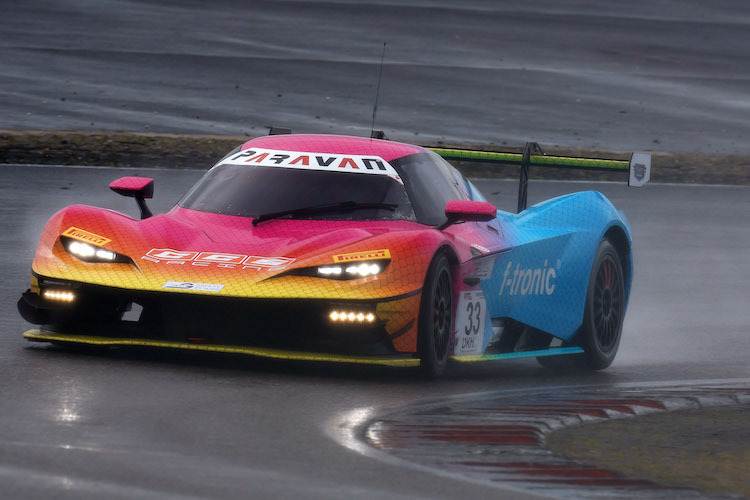 Da geht die Sonne auf: Der kunterbunte CCS Racing KTM X-BOW GTX aus dem GTC Race