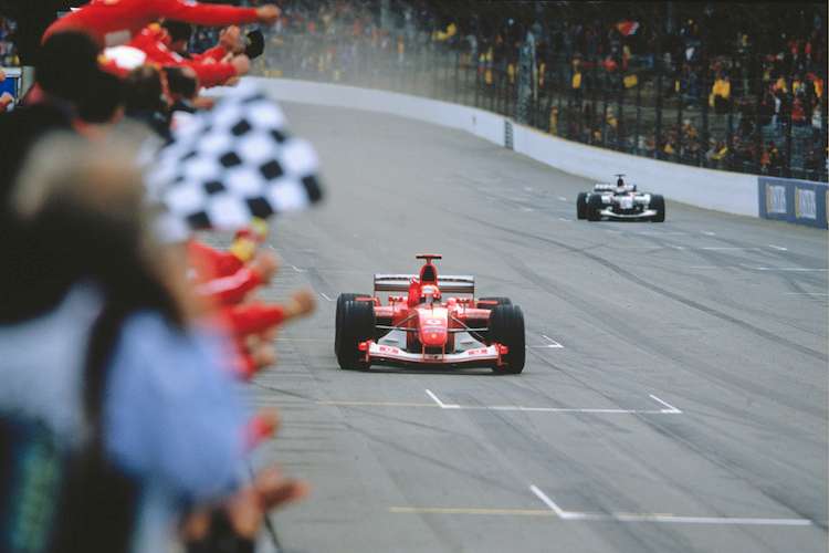 Seinen letzten GP-Triumph im F2003-GA fuhr Michael Schumacher am 28. September 2003 in Indianapolis einSeinen letzten GP-Triumph im F2003-GA fuhr Michael Schumacher am 28. September 2003 in Indianapolis ein