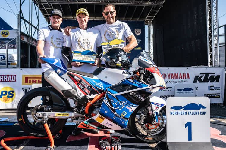 Rocco Caspar Sessler (Mitte) ist NTC-Champion 2023