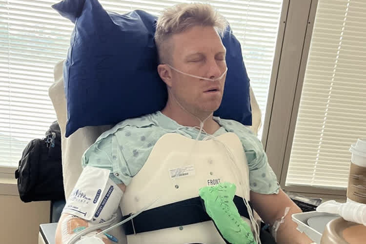 Andrew Short liegt derzeit schwer verletzt im Krankenhaus