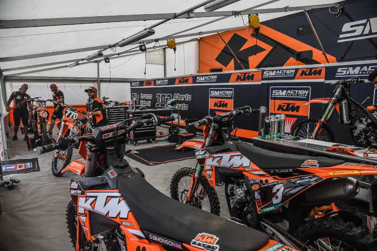 Start in Oschersleben: Deitenbach vor Schmidt und Szalai (13)