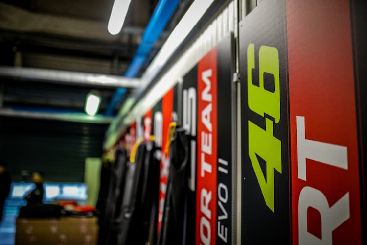 Auch in der GT World Challenge Europe startet Valentino Rossi mit der legendären #46