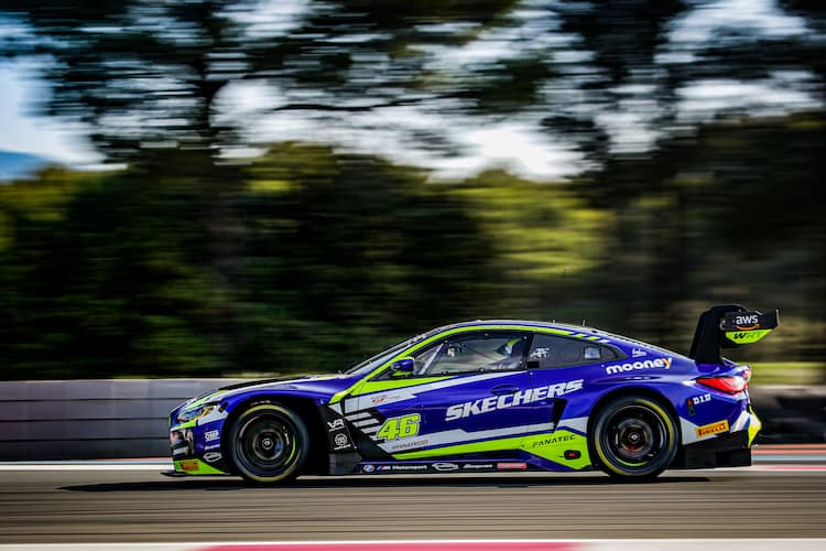 Der BMW mit der Startnummer 46 startet von Rang 20