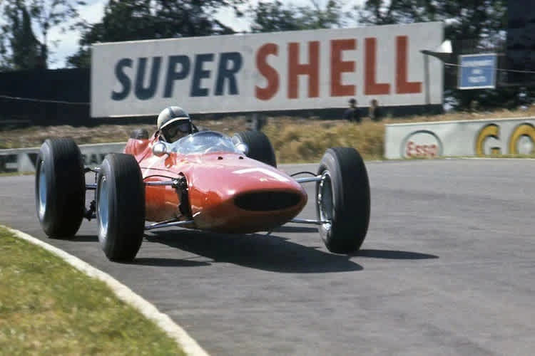 John Surtees im Ferrari 158 in Brands Hatch 1964