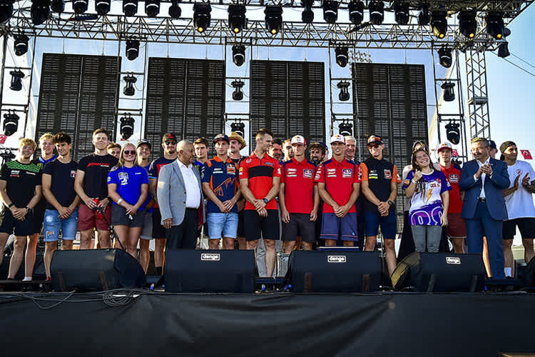 Gruppenbild vor dem WM-Finale in der Türkei