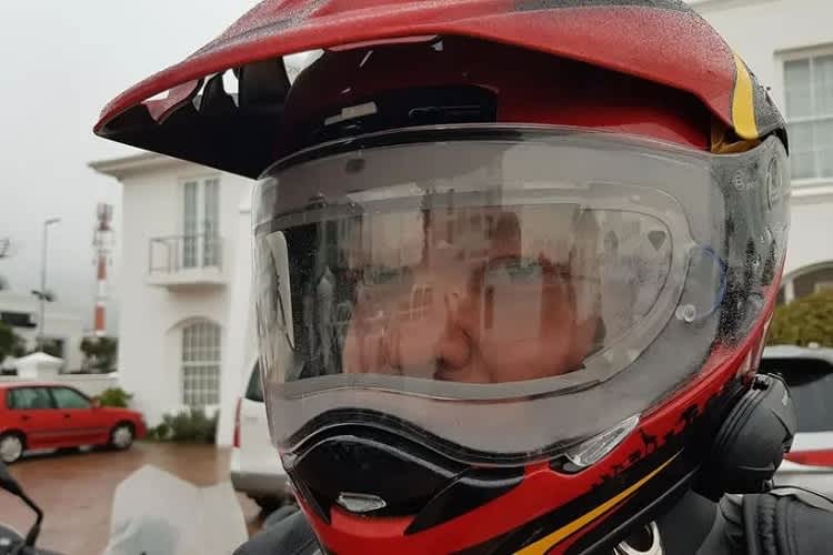 Beschlagfreies Visier und freie Sicht bei kaltem Regenwetter mit hoher Luftfeuchtigkeit verspricht der Hersteller des Visin-Heizvisiers