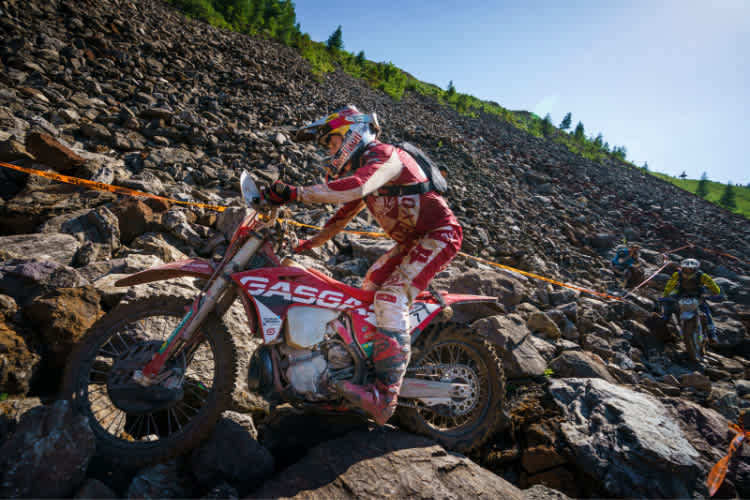 Eigentlich kein Terrain für Motorradfahrer: Michael Walkner in «Carl’s Dinner»