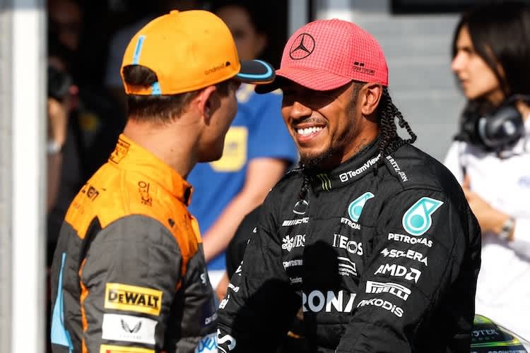 Lewis Hamilton mit Lando Norris 2023 in Ungarn
