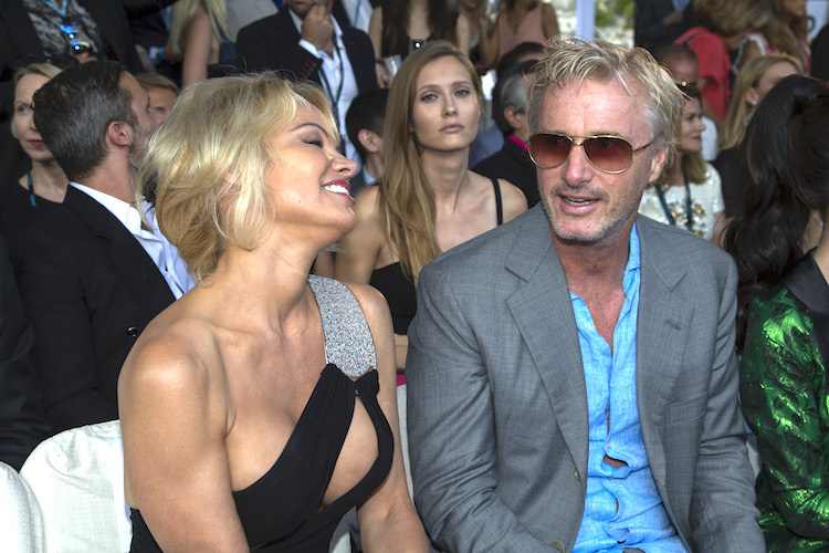 Eddie Irvine (rechts) mit Pamela Anderson