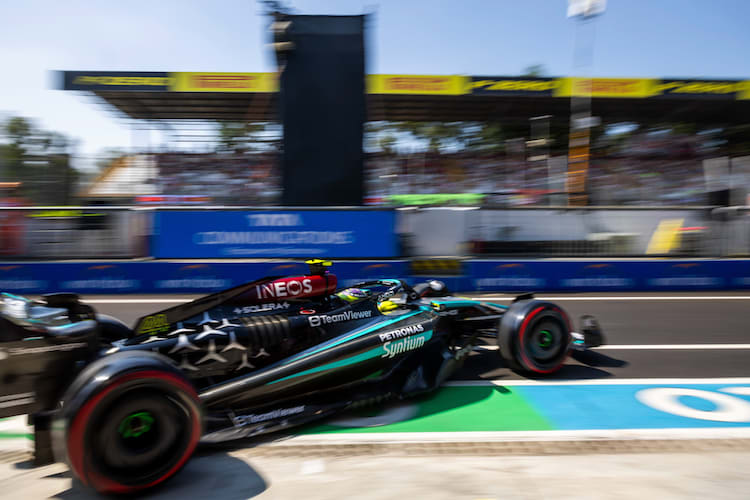 Lewis Hamilton geht auf die Strecke