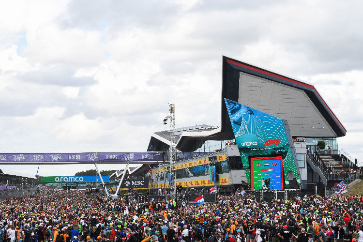 Große Feierlichkeiten letztes Jahr vor dem Silverstone Wing
