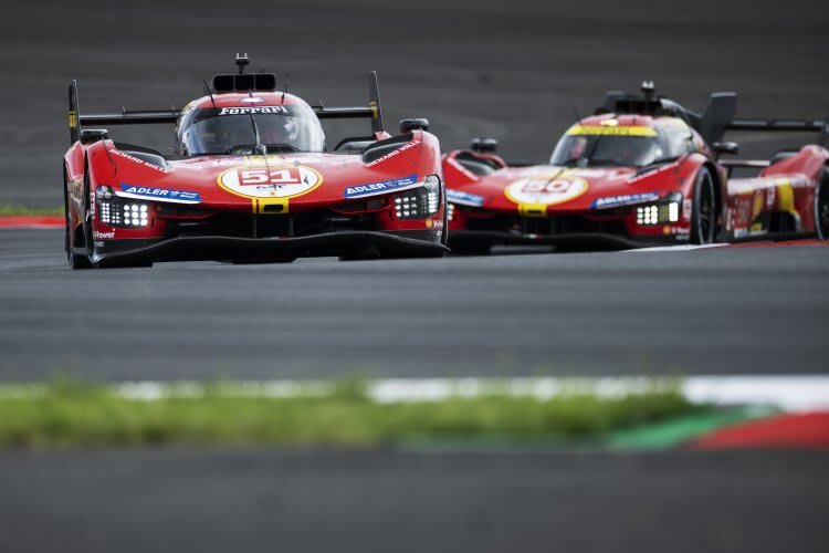 Die beiden Ferrari 499P aus der WEC