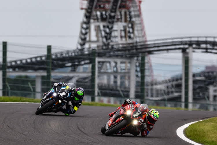 YART im Hintergrund liegt klar vor Ducati (#2) aber auch deutlich hinter der führenden Honda