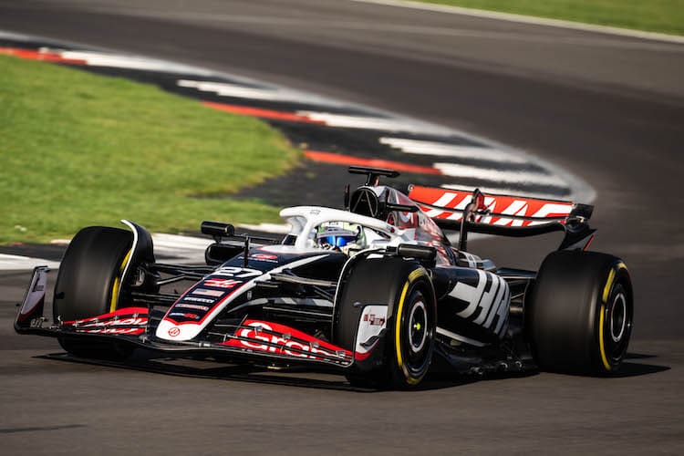 Nico Hülkenberg beim ersten Test mit dem 2024er Rennwagen von Haas, dem VF-24