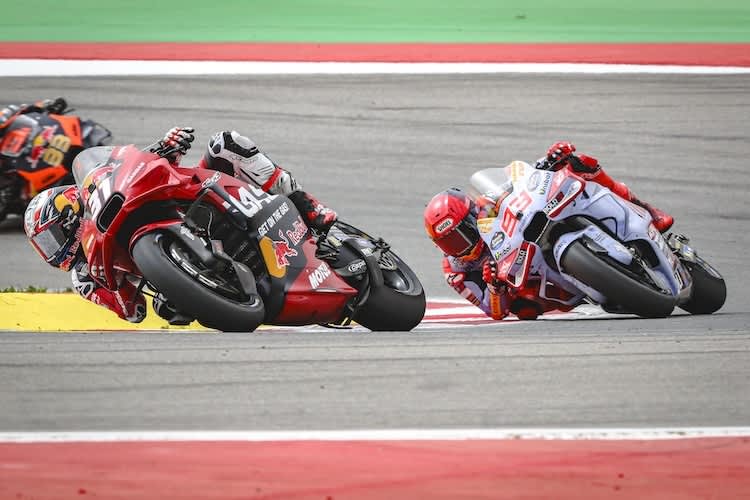 Pedro Acosta war in Portugal ohne Beschwerden auf seiner KTM RC16 in GASGAS-Farben unterwegs. Statt Arztbesuch – Fitnesstraining für die lange Saison