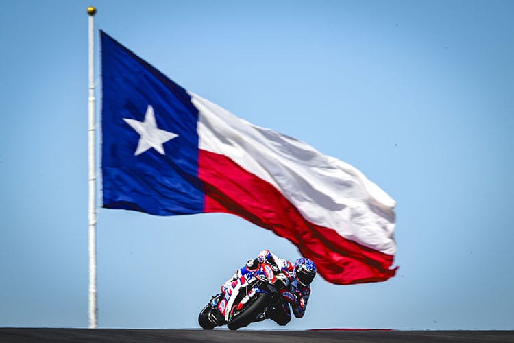 Die große Show beim Texas-Rodeo: Stars&Stripes von Trackhouse unter dem Lone-Star-Banner.